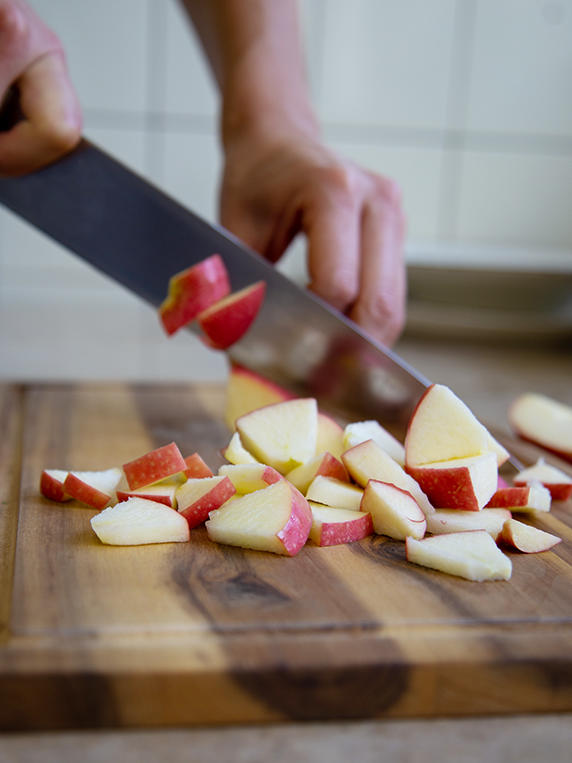 Apfel schneiden